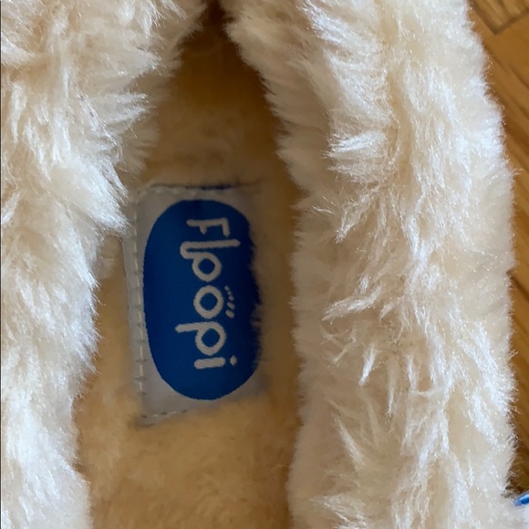 Slippers - Picture 4 of 4